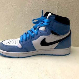 Air Jordan 1 Retro High OG 'University Blue'